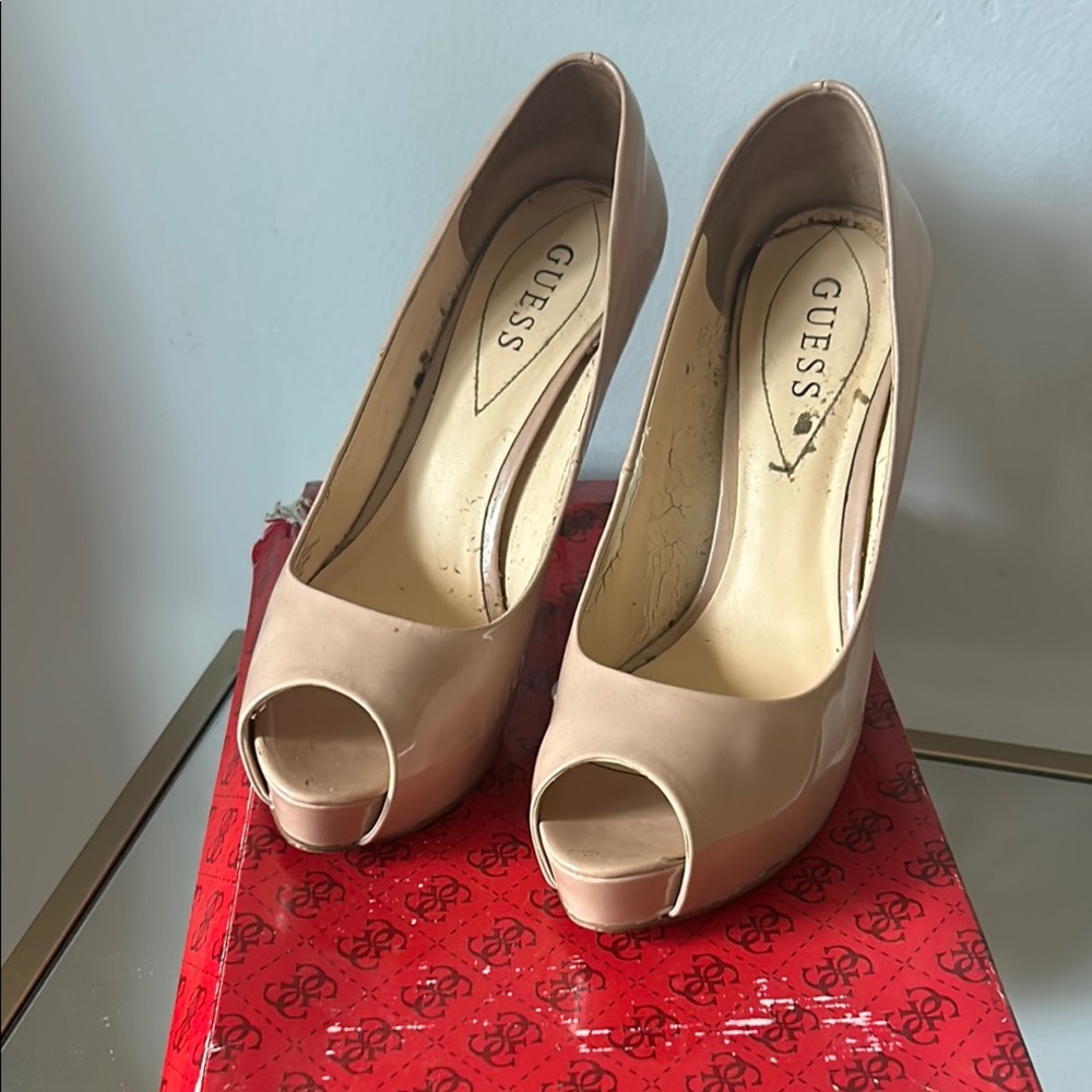 Guess Heels 8.5 Peep Toe Sleek Patent Leather Pale pink Sunday Brunch Easter